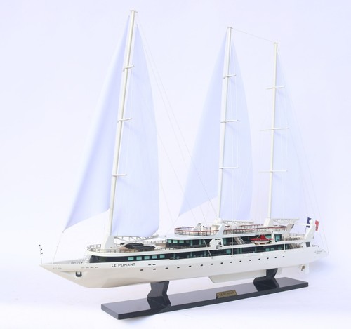 Superbe maquette bois le - maquette,