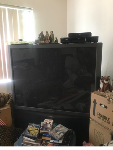 Vintage sony big screen - big, tv