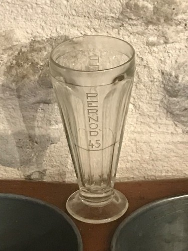 Ancien verre publicitaire - , à