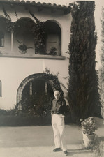 PHOTOGRAPHIE DE L'ARTISTE JEAN