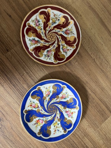 Paire assiettes porcelaine - , de