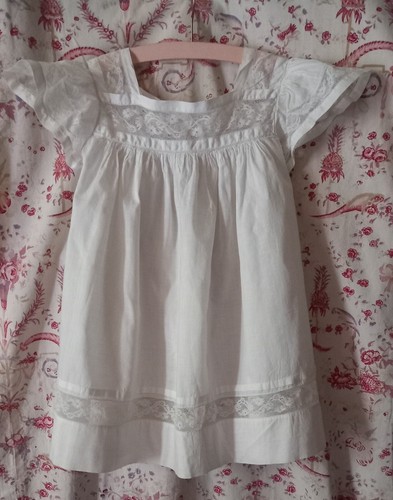 Ancienne robe petite fille - de,