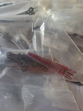 Horlogerie /AIGUILLES DE PENDULES ET RÉVEILS EN MÉTAL ( 30 Sachets ) 