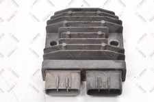 TRIUMPH TIGER 800 Régulateur