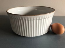 Plat rond  à soufflé  en porcelaine blanche cannelé  Vintage Tradition France