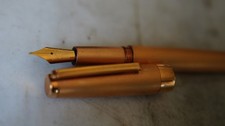 MAGNIFIQUE STYLO PLUME JACQUES HERBIN METAL FINITION BROSSEE - PLUME PL. OR 18K