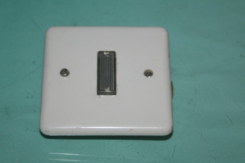 Bouton poussoir pour