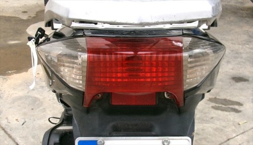 Feu arrière peugeot sum - feu,