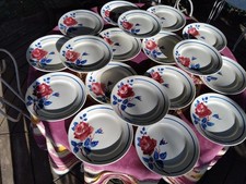 18 Assiettes Plates KG