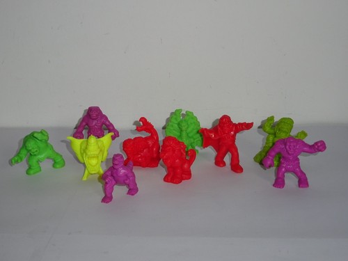 Lot figurines monster in - monster,