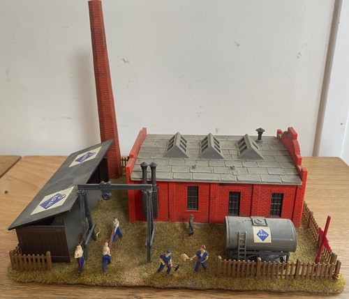 Faller diorama usine aral - ho,