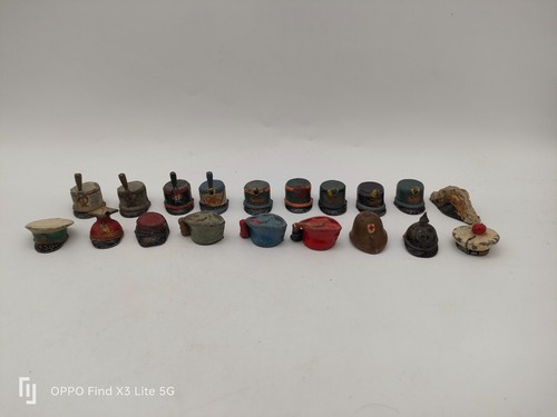 Lot casques miniatures - de, 19