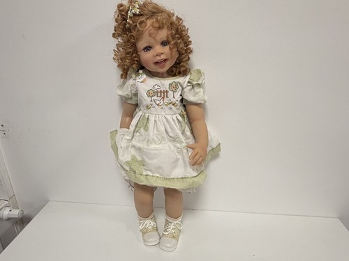 Poupée artiste monika - d'artiste,