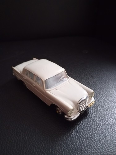 Mercedes benz 220 blanche - 220-se,