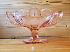 coupe sur pied en verre rose