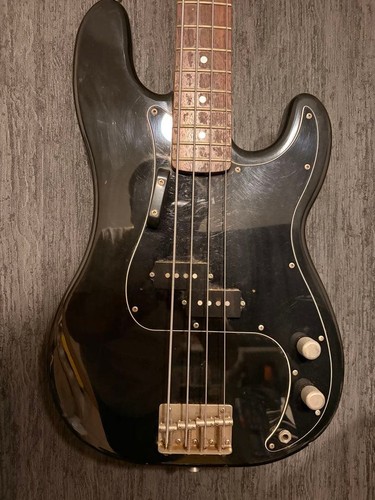 Guitare basse électrique