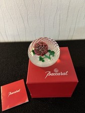Boule presse papier fleur rouge en cristal de Baccarat numéroté 111/200