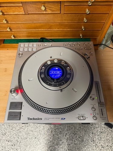 Technics digital turntable - technics,