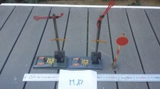 M12/ 2 anciens sémaphores