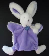 83. DOUDOU ET COMPAGNIE PLAT LAPIN POMPON LAVANDE MAUVE VIOLET BLANC  ETAT NEUF*