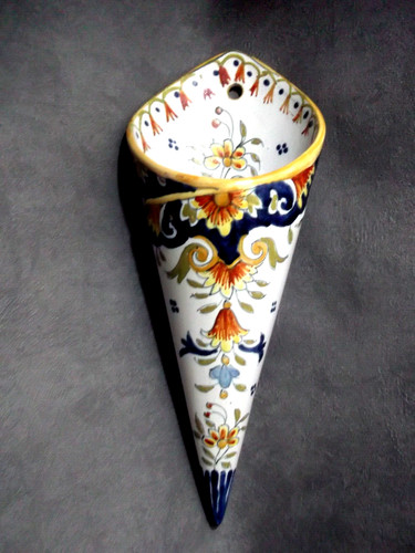 Ancienne bouquetière cornet