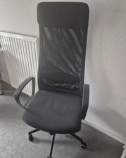 Chaise de bureau pivotante ajustable  avec roulettes et accoudoirs