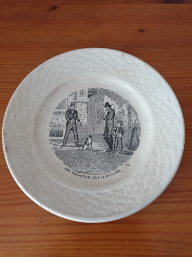 Assiette parlante porcelaine