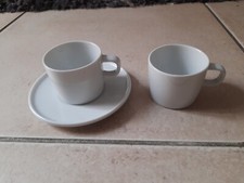 LOT DE 2 TASSES ET 1