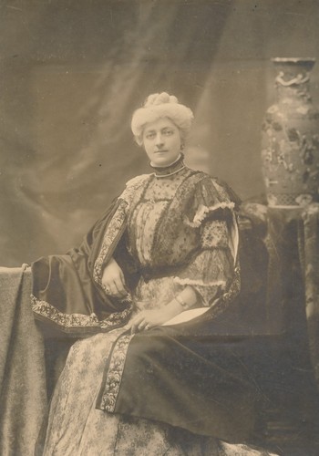 Portrait femme bijoux mode