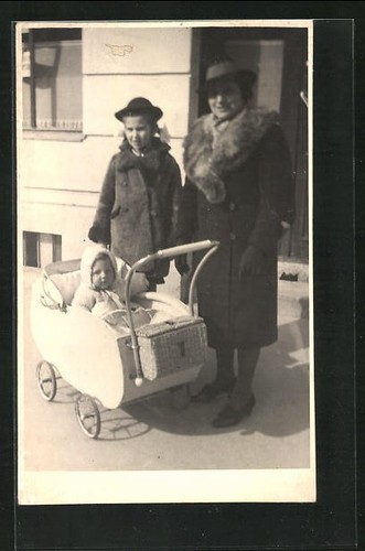 Mère avec grande fille - , et