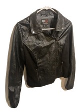 Red snap Women’s Black