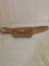 pochette cuir femme style banane marque mac Douglas couleur camel