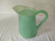 Ancien Broc Pichet Cruche vert en plastique Saniflex