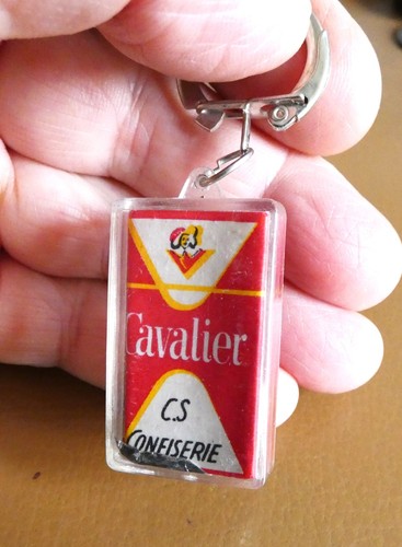 Ancien porte cle - , cigarettes