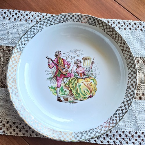 Une charmante assiette - , en