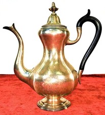 CAFETIERE OU THEIERE. ARGENT. MARTIAL FRAY ARGENTIER. MINERVE. FRANCE CIRCA 1850