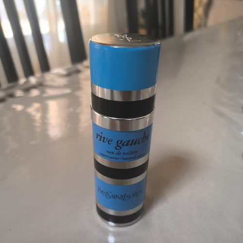 Eau toilette rive - de, gauche