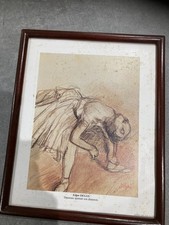 cadre bois foncé, affiche DEGAS danseuse au chaussons 21x27cm