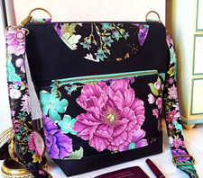 Sac à main création artisanale tissu coton floral rose turquoise, noir et sangle