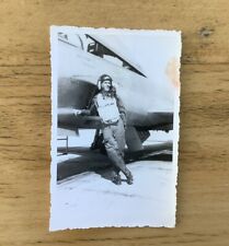 PHOTO D UN PILOTE DE CHASSE DEVANT SON AVION FRANCAIS ? POST WW2 OCCASION