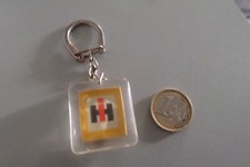 porte clef clé key-ring IH case logo est international METZ Moselle 57 tracteur