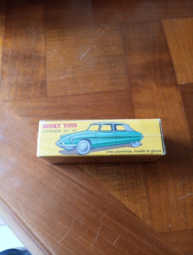 Voitures miniatures dinky - 1, 43