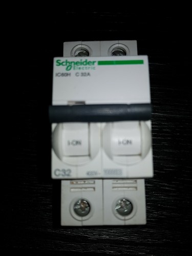 Disjoncteur schneider 32a - disjoncteur,