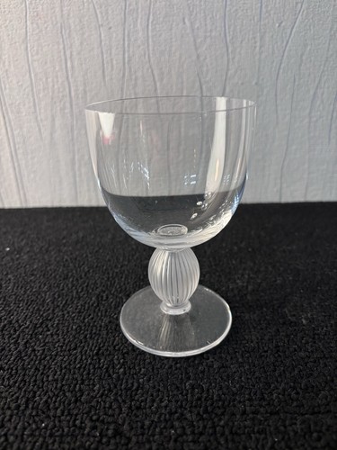 Verre vin blanc modèle - à,