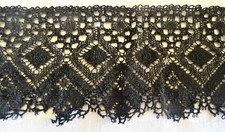 DENTELLE - 130 cm de guipure ancienne , largeur 11 cm
