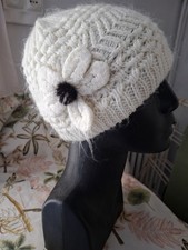Bonnet Blanc Avec Fleur
