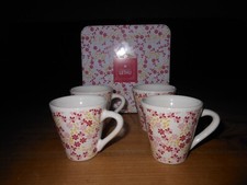 coffret métal de 4 petites tasses Geneviève Lethu motif petites fleurs neuf
