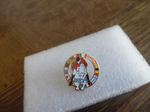 Pins equitation cheval saut - pins,