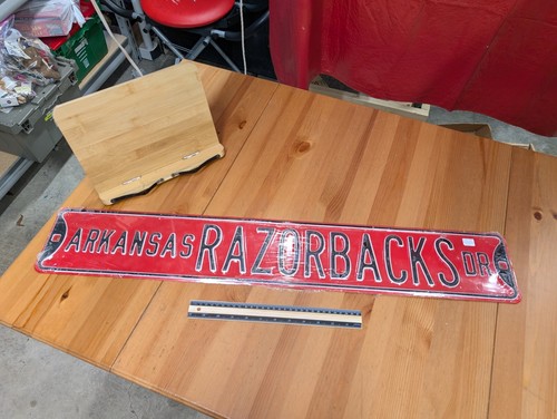 Arkansas razor backs street - arkansas,
