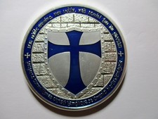 PIÈCE MÉDAILLE JETON CHEVALIER DES TEMPLIERS . CROIX BLEUE . COULEUR ARGENT .